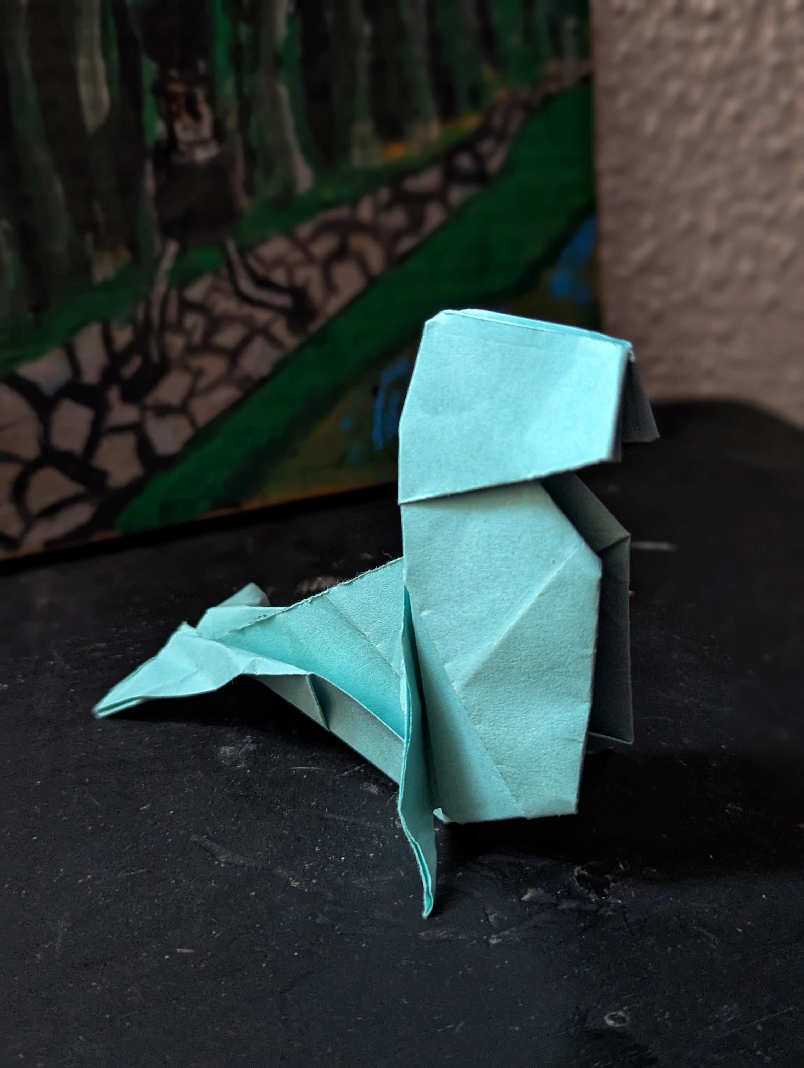 Foca: figura de papel, fotografiada de frente